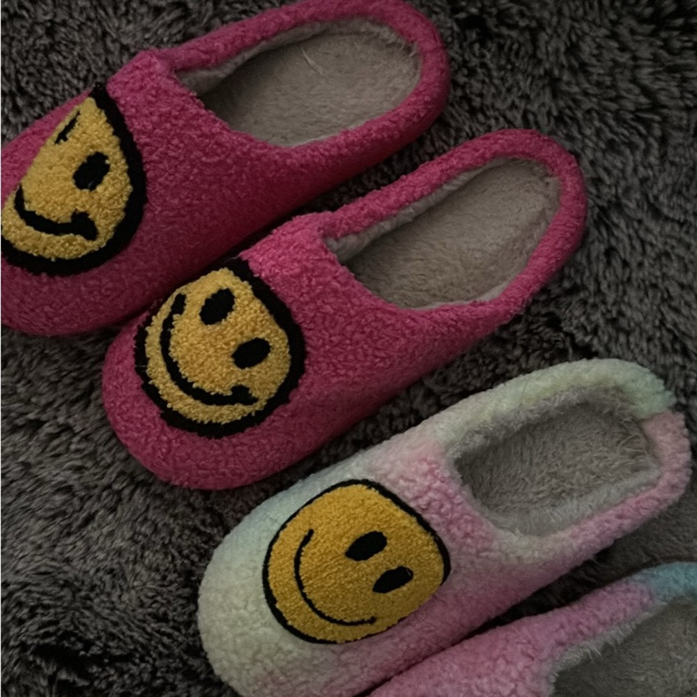 Kids Pink and Multicolor Smiley Face Slippers